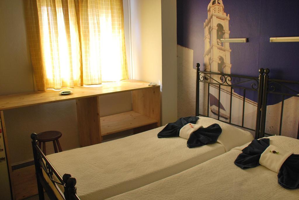Oikeion Aparthotel Ermoupoli Bilik gambar