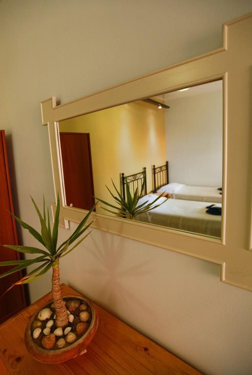 Oikeion Aparthotel Ermoupoli Bilik gambar