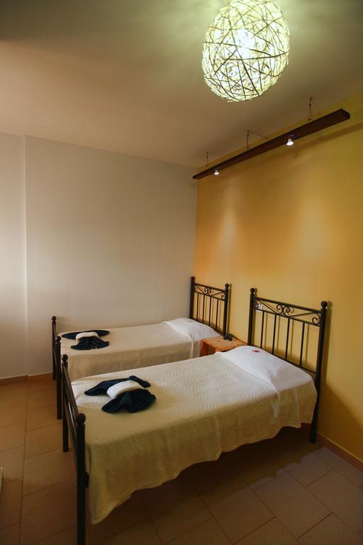 Oikeion Aparthotel Ermoupoli Bilik gambar