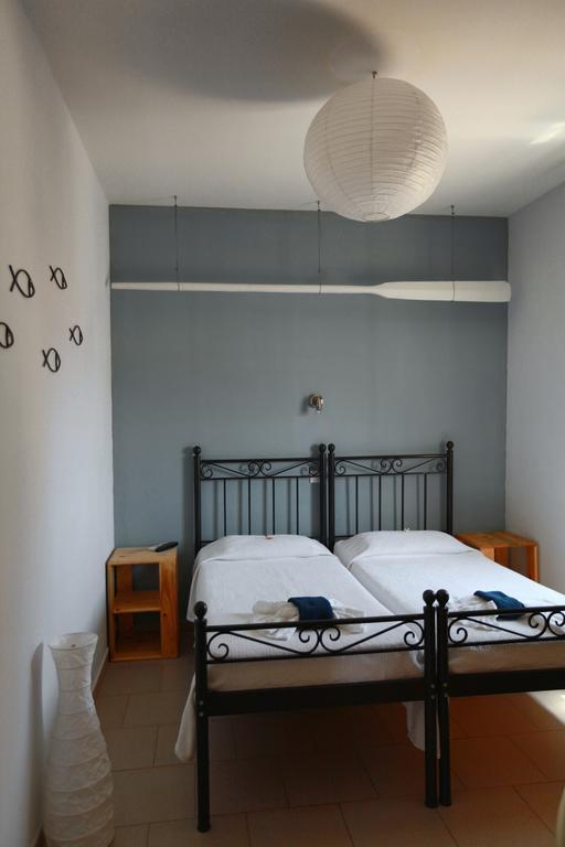 Oikeion Aparthotel Ermoupoli Bilik gambar