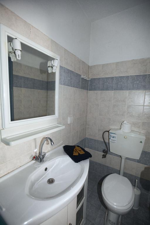 Oikeion Aparthotel Ermoupoli Bilik gambar